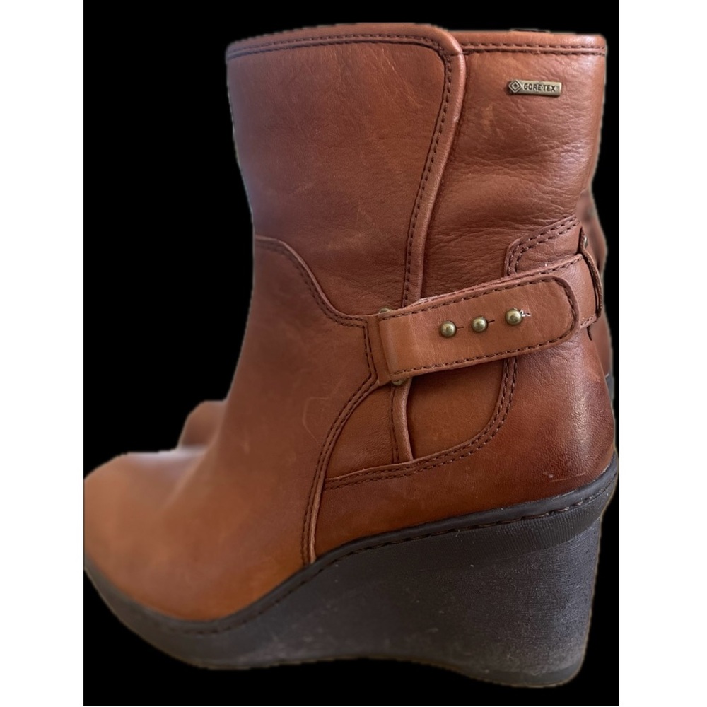 CLARKS | 8.5 | Natira Zip Camel Leather Wedge Buckle Goretex Kit Gtx 26102750